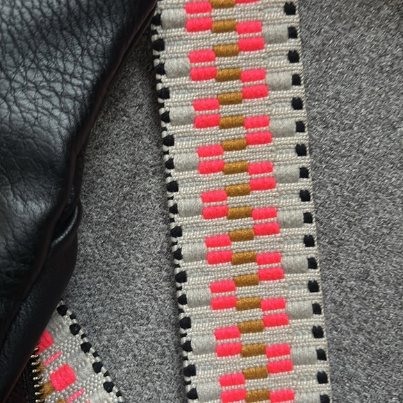 Anthropologie urban originals sling bag - Picture 5 of 6